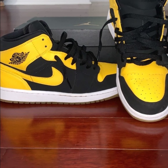 Air Jordan 1 New Love - Picture 3 of 4